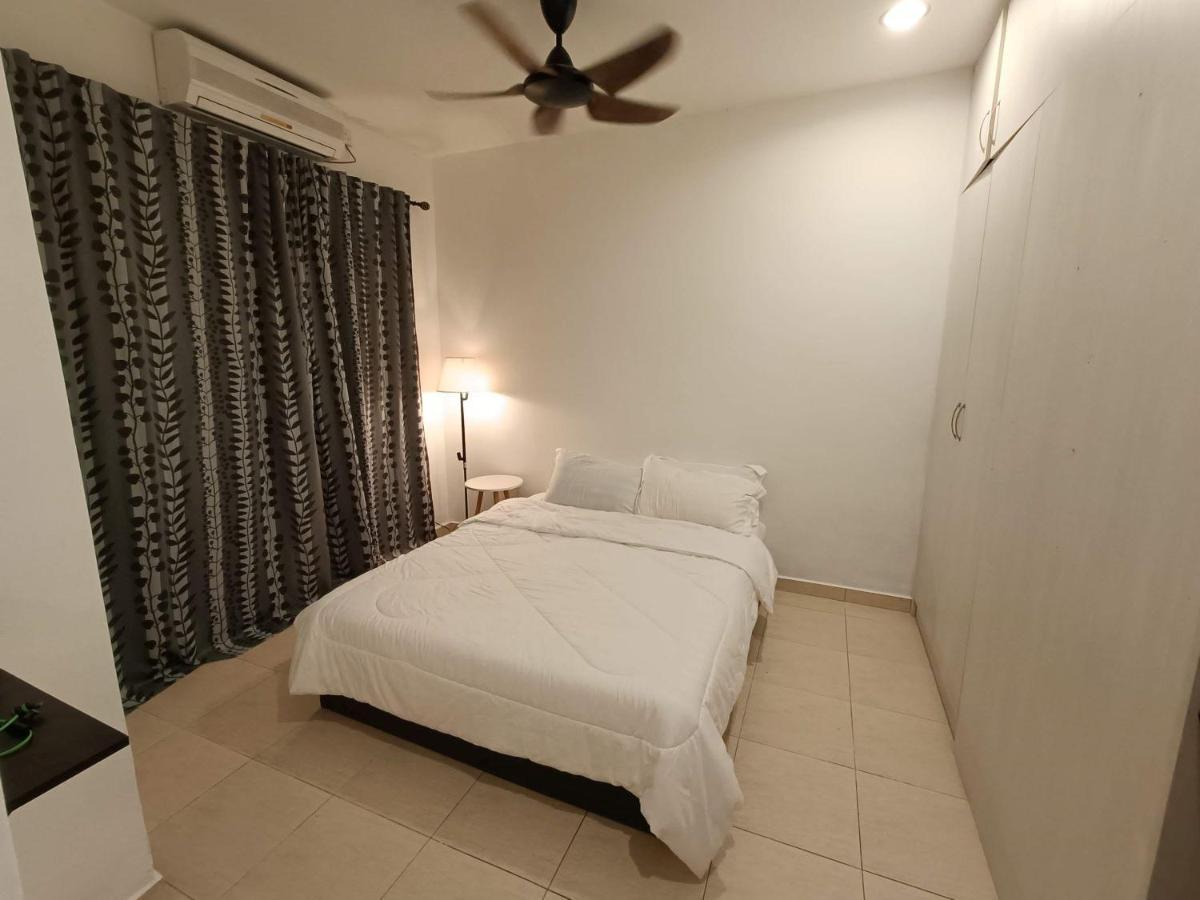 Homestay Laman Nuri, Kota Damansaraペタリンジャヤ エクステリア 写真